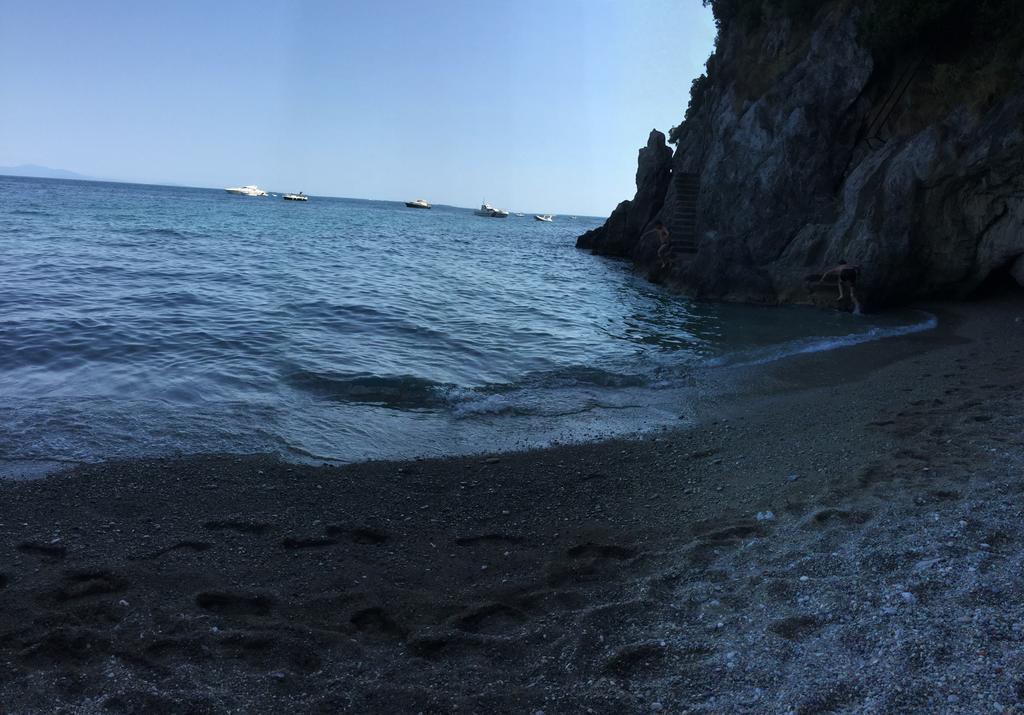 Il Capriccio Di Maria Guest House Vietri Bagian luar foto